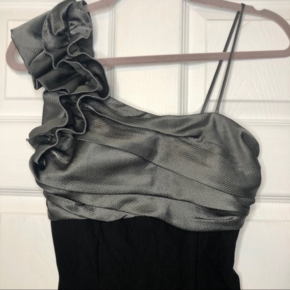 MYSTIC Ruffled One Shoulder Fitted Midi Dress - Picture 2 of 6